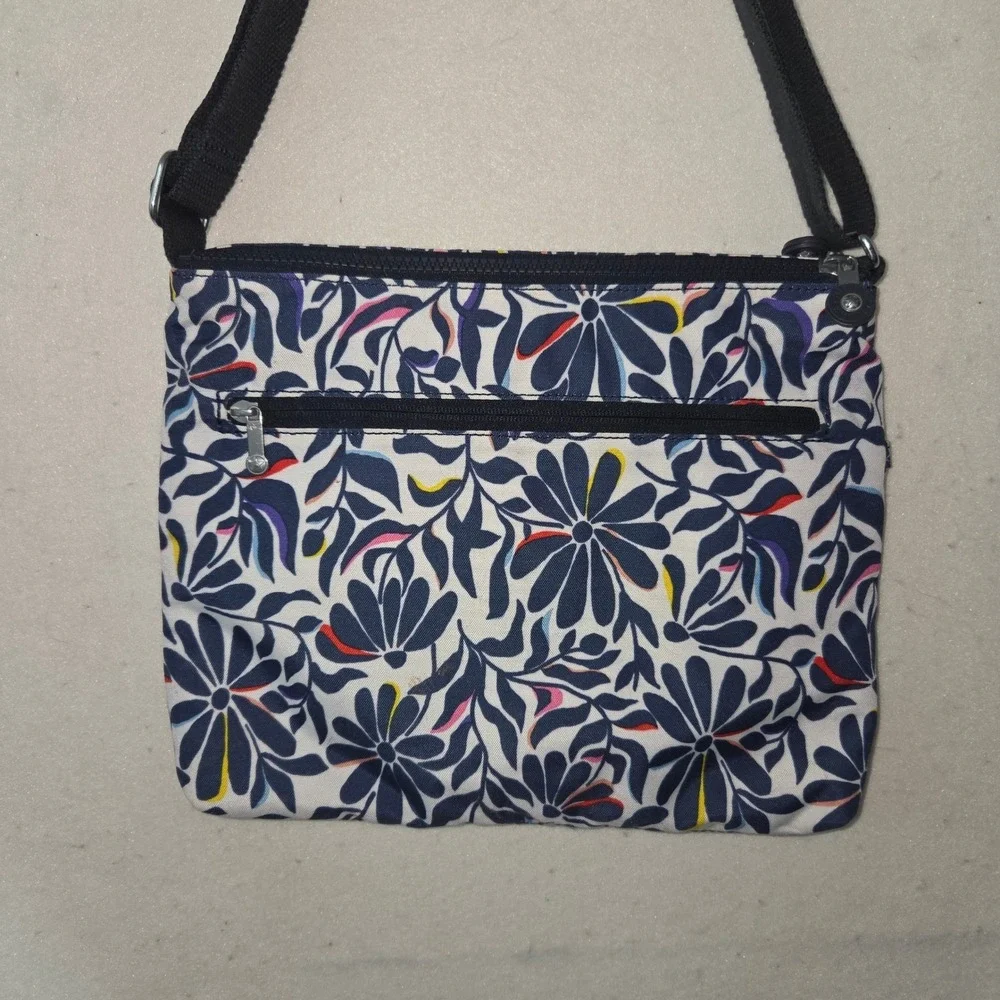 Kipling versatile crossbody